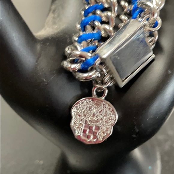 Blue and silver bracelet with a magnet closure - Picture 2 of 4